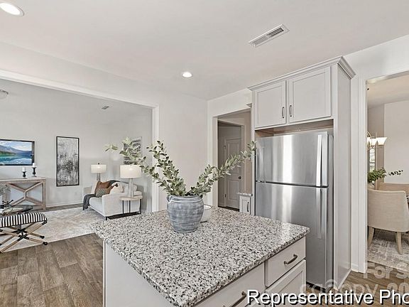 4th image of 836 Scotch Meadows Loop #49