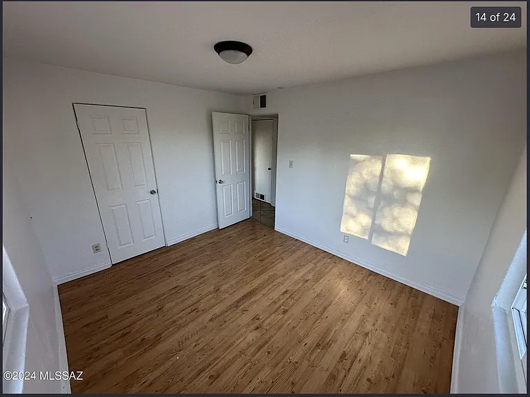 1025 S Van Buren Ave — Photo 6