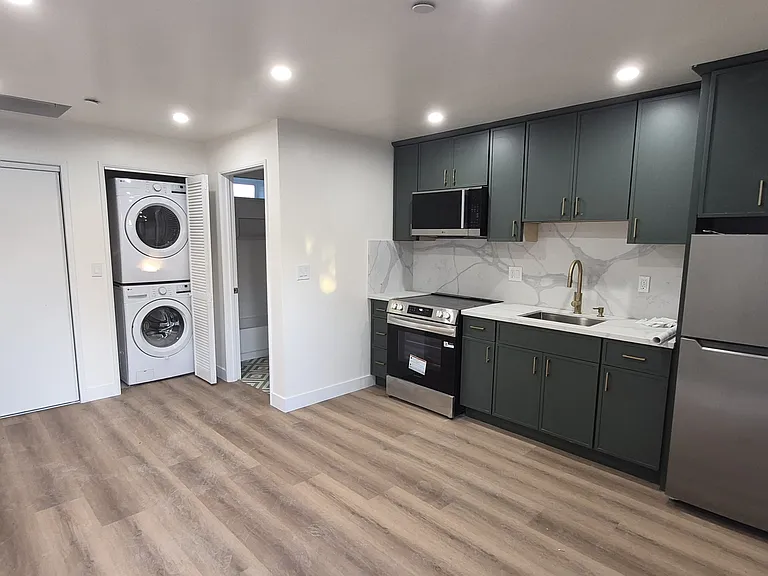 10832 1/2 Odell Ave — Photo 3