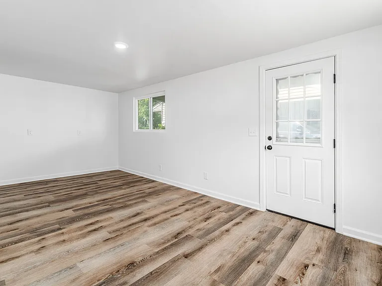 4363 Allen Dr — Photo 18