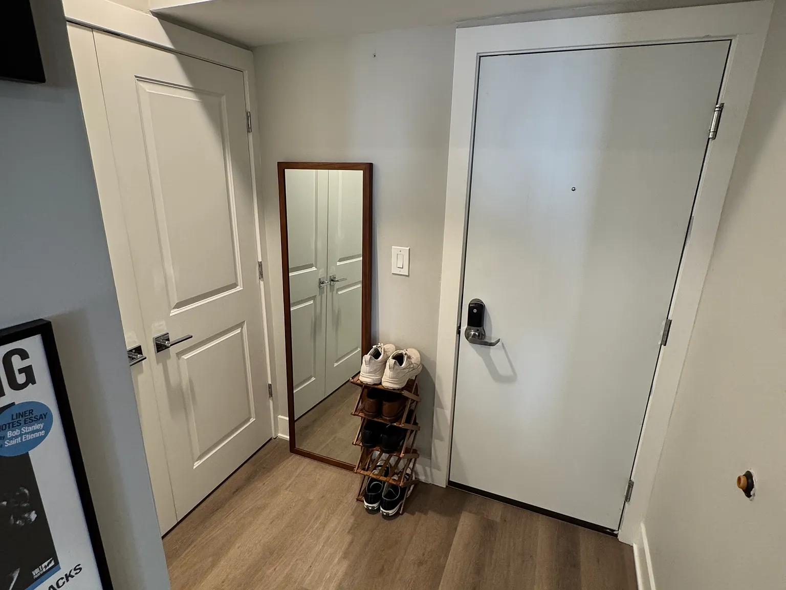 Studio, 400 sqft, $1,900 — Photo 3