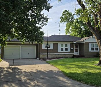 1853 Larson St, Salina, KS, 67401