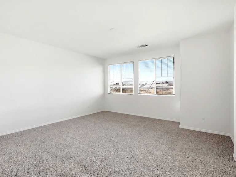 1364 Wellington Dr — Photo 10