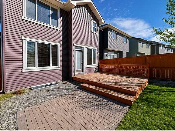 3rd image of 107 Nolancrest Rise NW