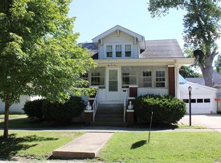 104 E South St, Clinton, IL 61727