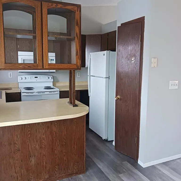 3895 Kim Dr — Photo 3