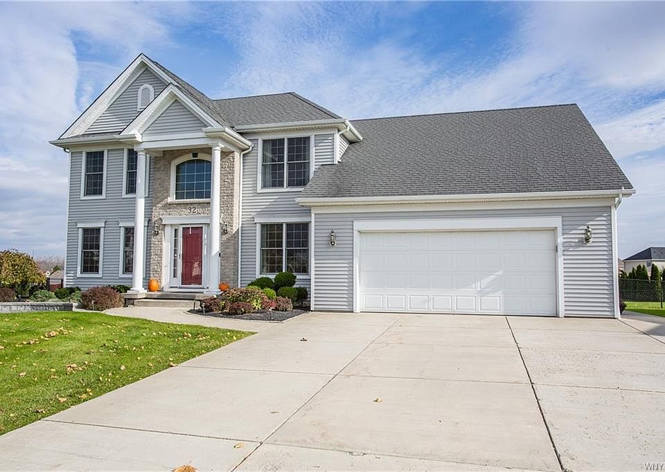 1st image of 32 Ashwood Ct