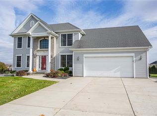 32 Ashwood Ct, Lancaster, NY 14086