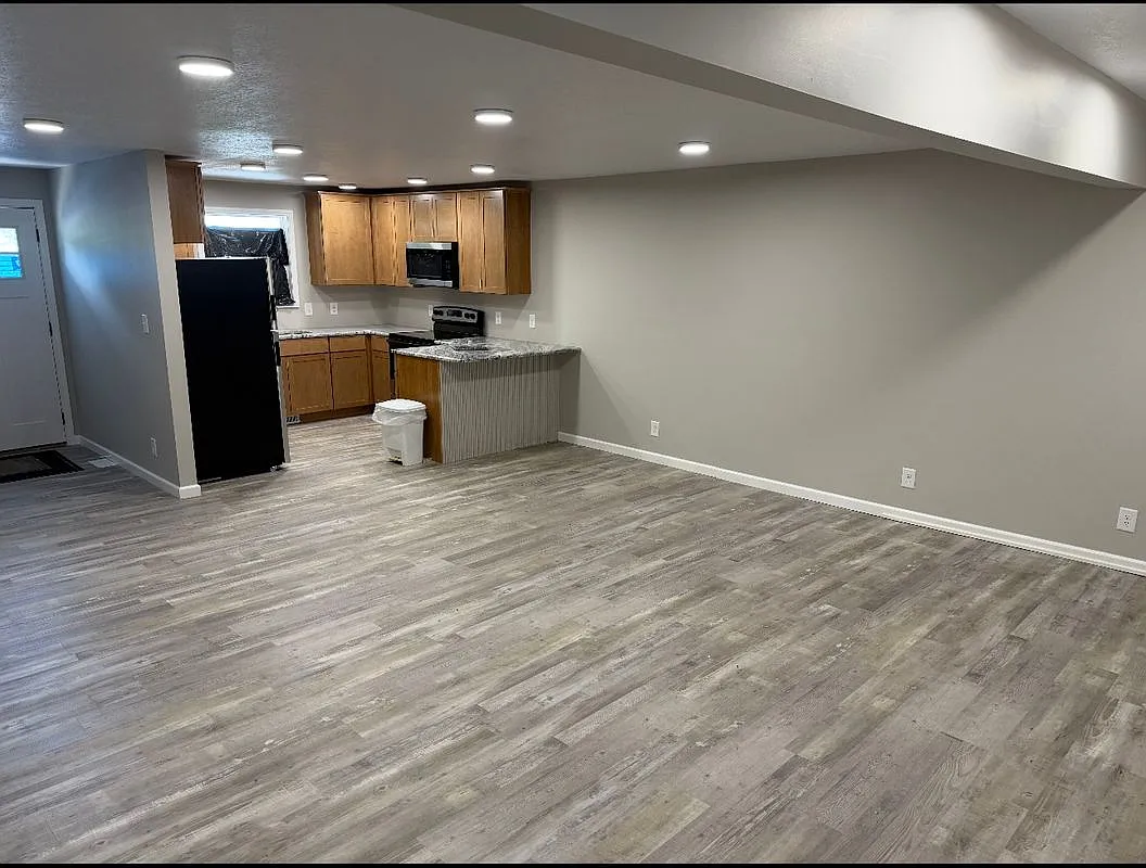 3 bed, 2.0 bath, 1250 sqft, $1,400 — Photo 3