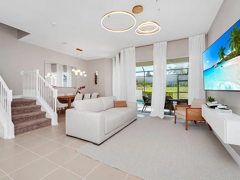 302 Captiva Dr — Photo 8