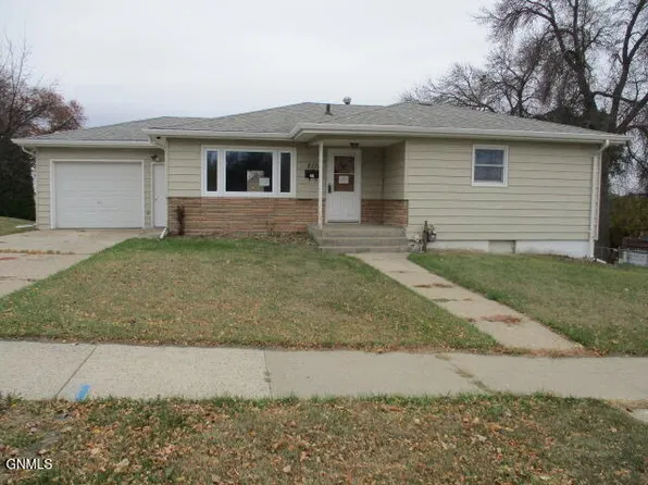 2111 E East Ave, Bismarck, ND 58501
