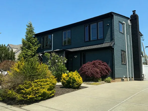 301 Merrick Avenue, East Meadow, NY 11554