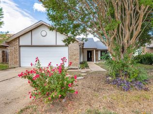 2305 Sharpshire Ln, Arlington, TX 76014