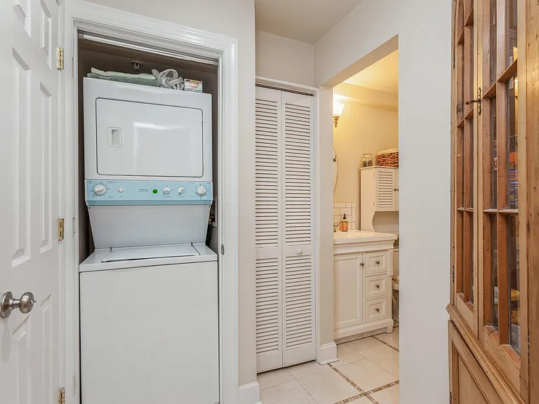 304 Q St NW #1 — Photo 21