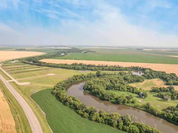 7194 180th Ave SE, Wahpeton, ND 58075