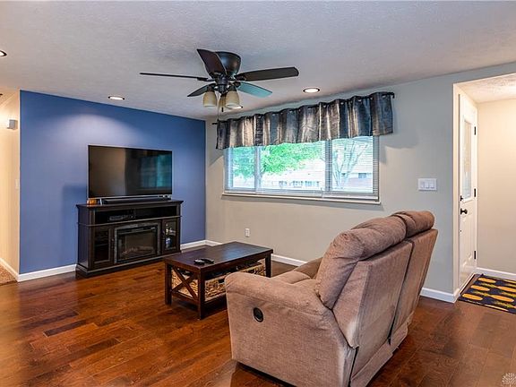 5th image of 7136 Claybeck Dr