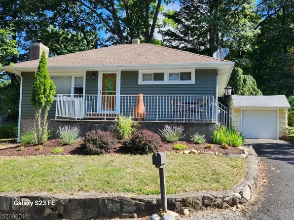 9 Beech St, Oakland Boro, NJ 07436