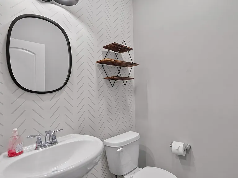 12987 Gilmour Dr — Photo 35