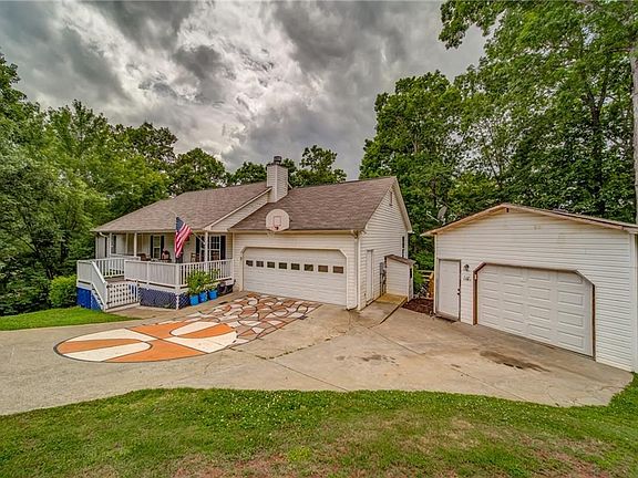 2nd image of 381 Whispering Waters Dr