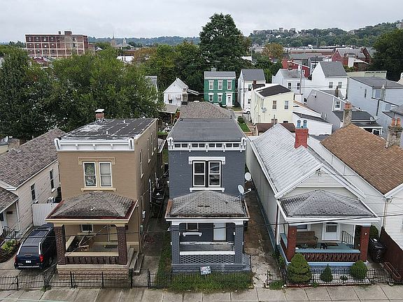 2nd image of 919 Columbia St