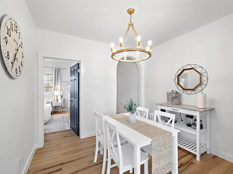 3901 Dallas St #B — Photo 10