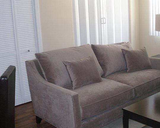 5th image of 642 S Mollison Ave S APT 11