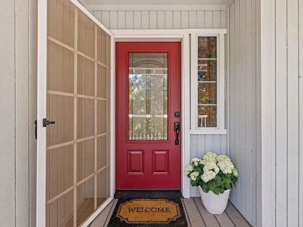 12673 Francis Dr, Grass Valley, CA 95949