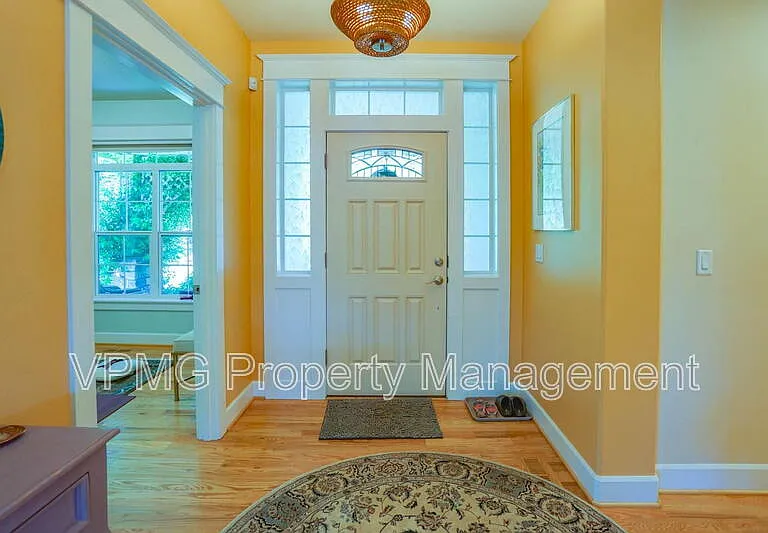 23517 NE 68th St — Photo 7
