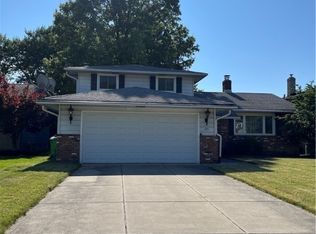 1736 Gladwin Dr, Mayfield Heights, OH