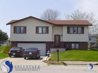 2101 Schmieding Cir, Lincoln, NE 68521