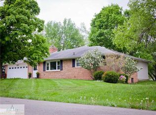 921 W Thomas L Pkwy, Lansing, MI 48917