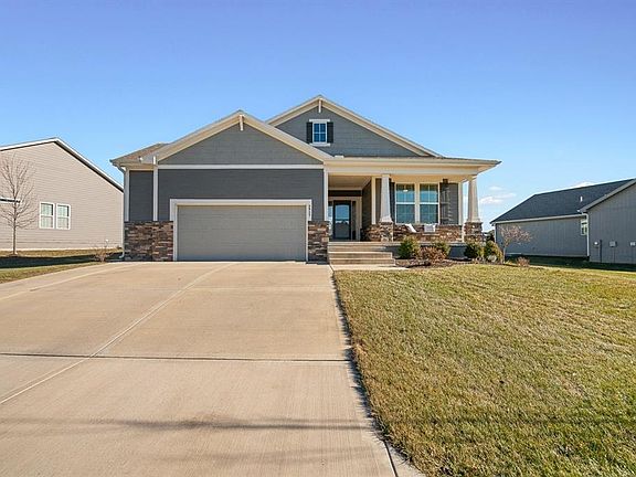 3rd image of 8937 Sunray Dr