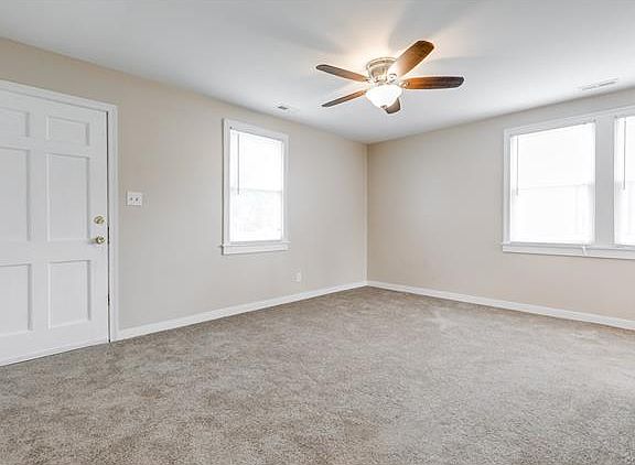 3rd image of 607 Jasper Ave