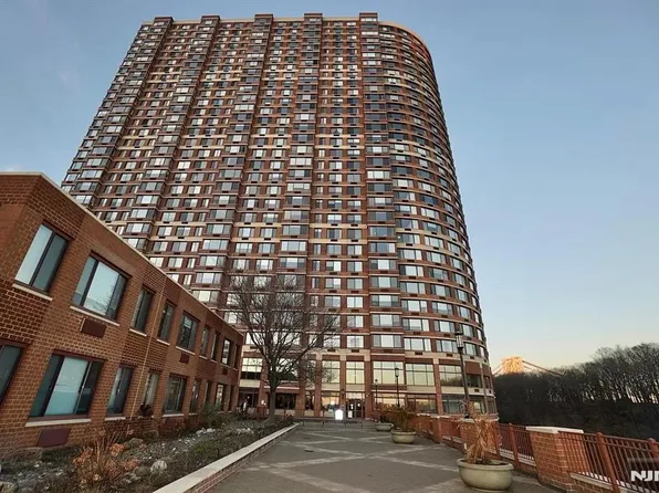 100 Old Palisade Rd APT 2011, Fort Lee, NJ 07024
