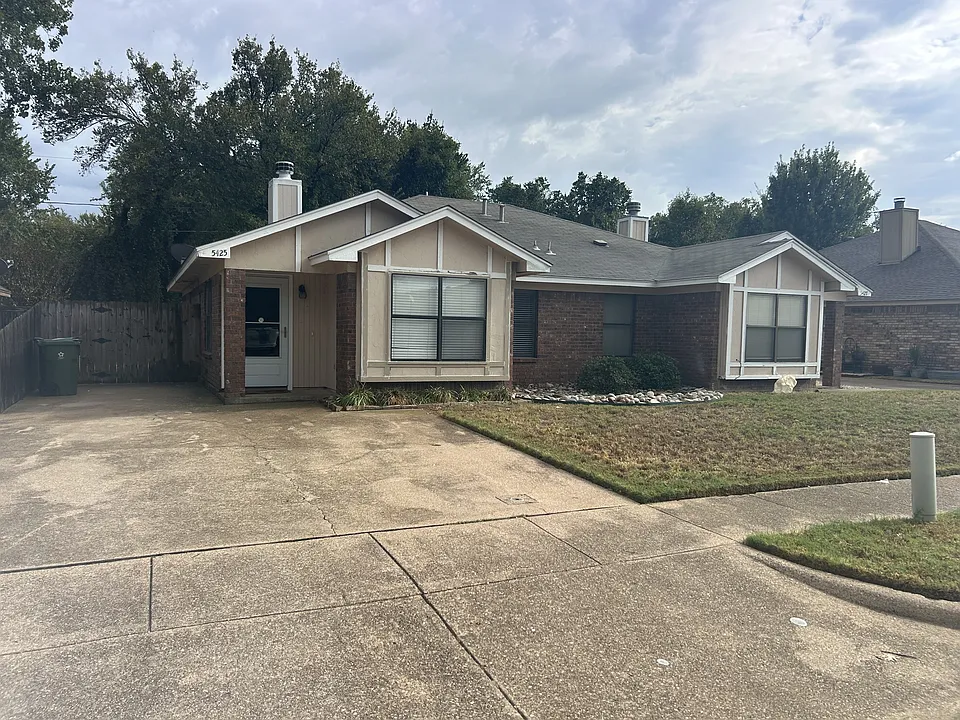 5425 Stagetrail Dr