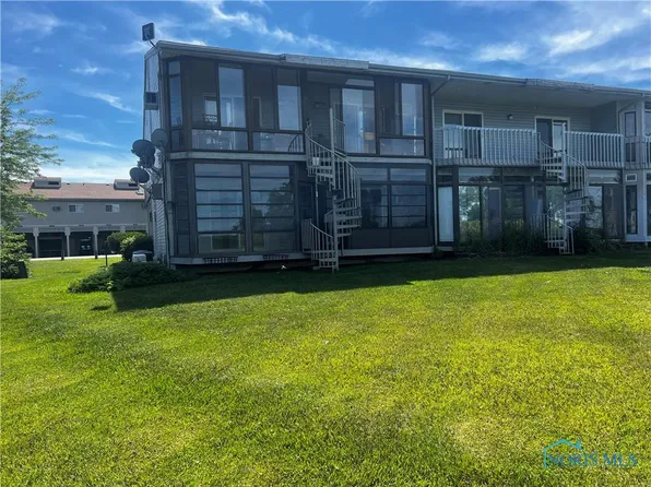 6495 N Harris Harbor Dr, Oak Harbor, OH 43449