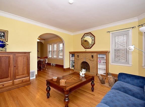 4th image of 3123 N Menard Ave