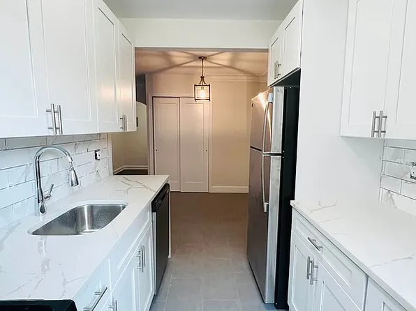 25-40 31st Ave #2V, Queens, NY 11106