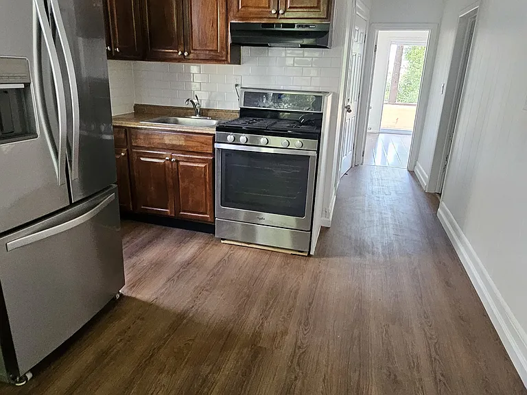 54 Linden St — Photo 3