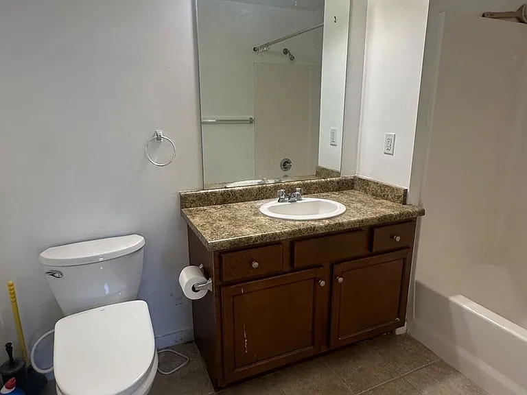 2150 S Main St #308 — Photo 6