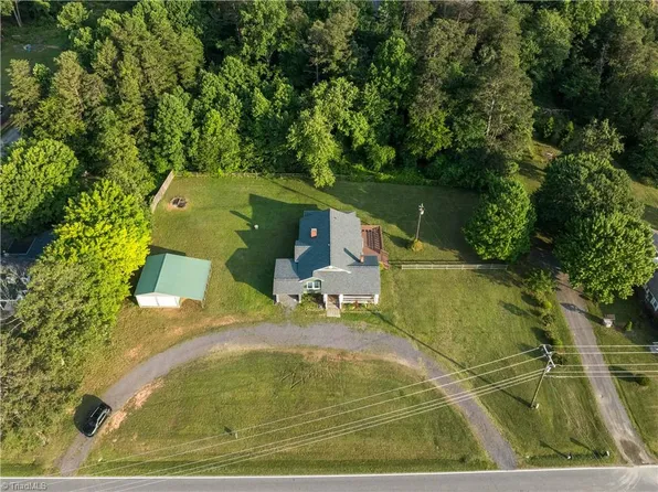 2132 Courtney Huntsville Rd, Yadkinville, NC 27055