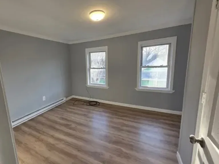 113-117 Cedar St #113 — Photo 8