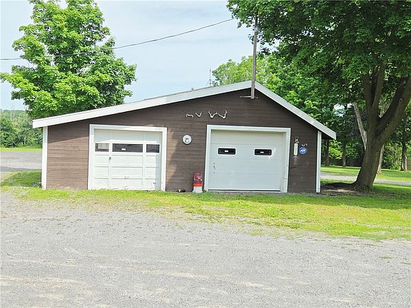 4th image of 3224 E Henrietta Rd
