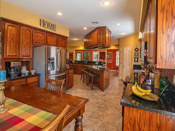 5th image of 1144 Live Oak Dr