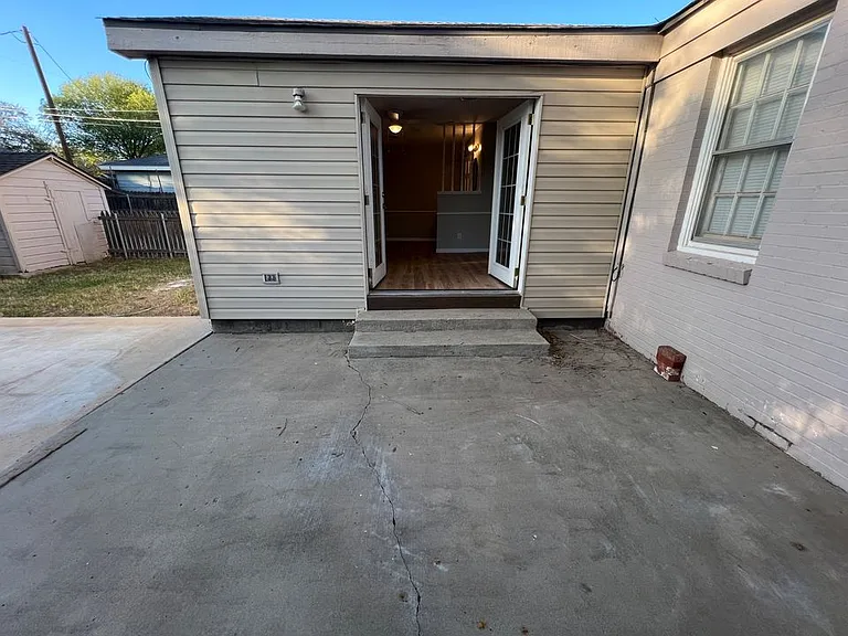 2906 S Monroe St — Photo 22