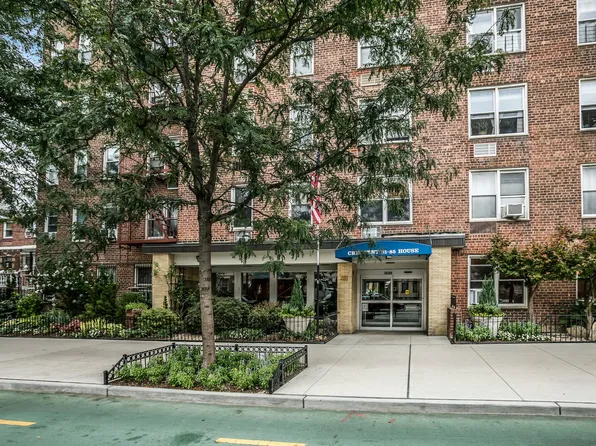 31-85 Crescent Street image 23 of 24