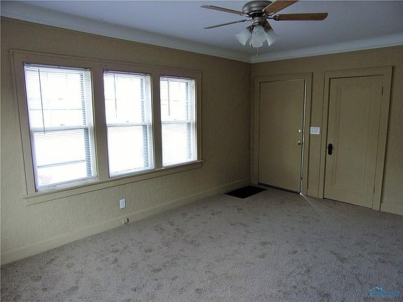 4th image of 341 Van Buren Ave