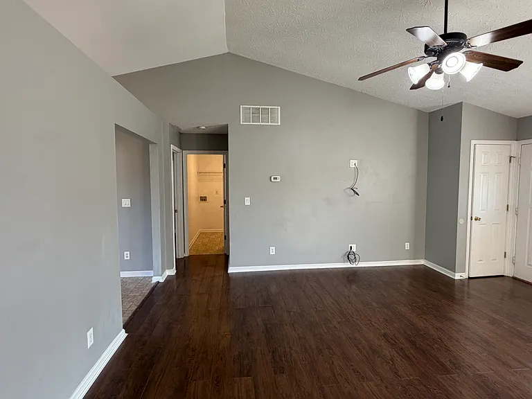 112 Savannah Nicole Rd — Photo 1