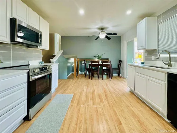 2118 S Mobile Way, Aurora, CO 80013