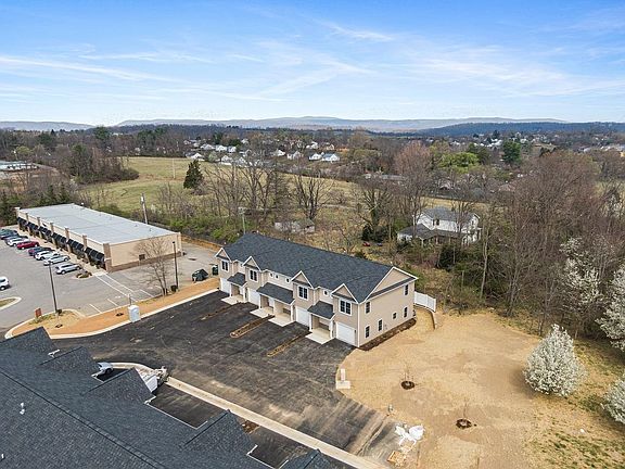 5th image of 6141 Warren Newcomb Dr #4